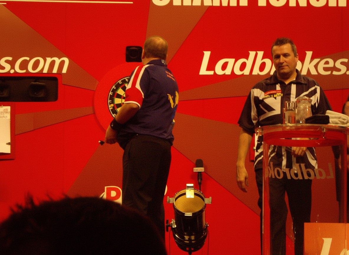 RYAN SEARLE CLAIMS PLAYERS CHAMPIONSHIP TITLE WITH WINS OVER VAN BARNEVELD AND MANBY