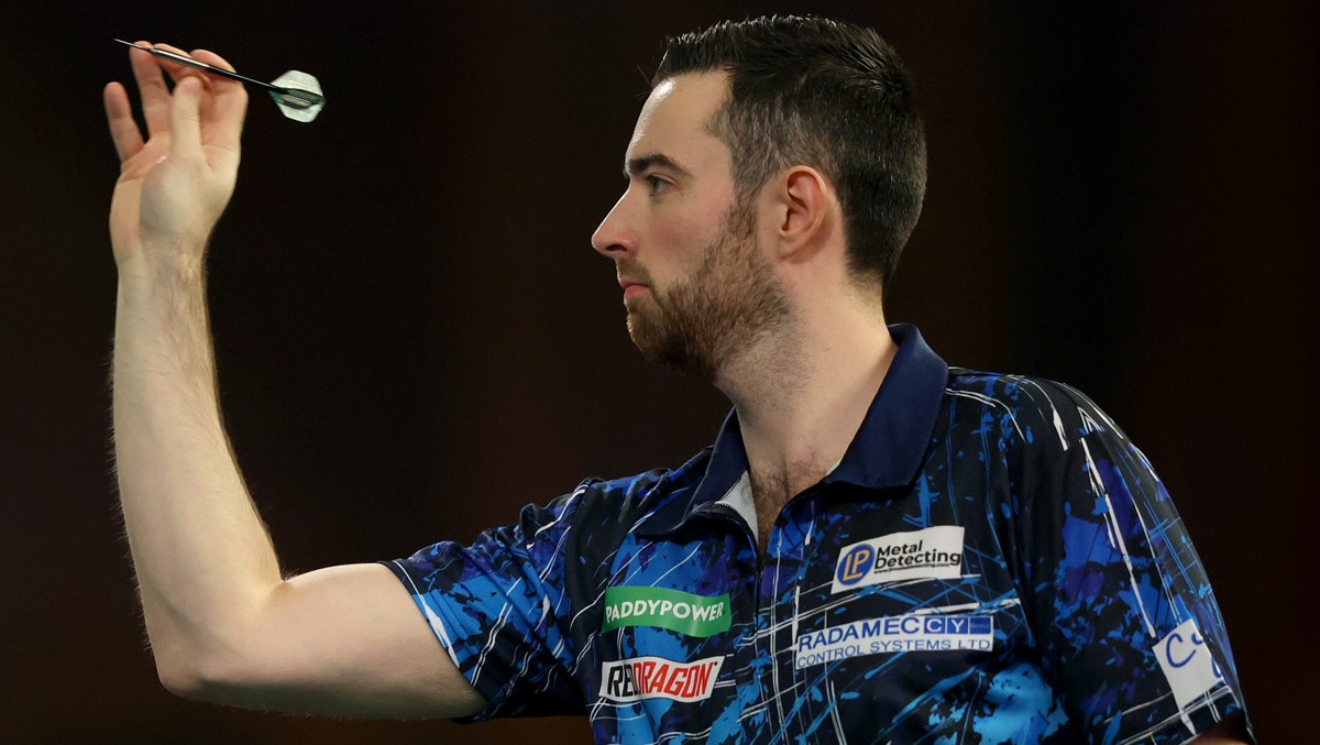 HUMPHRIES AND CLAYTON HEADLINE PLAYERS CHAMPIONSHIP 9 IN WIGAN
