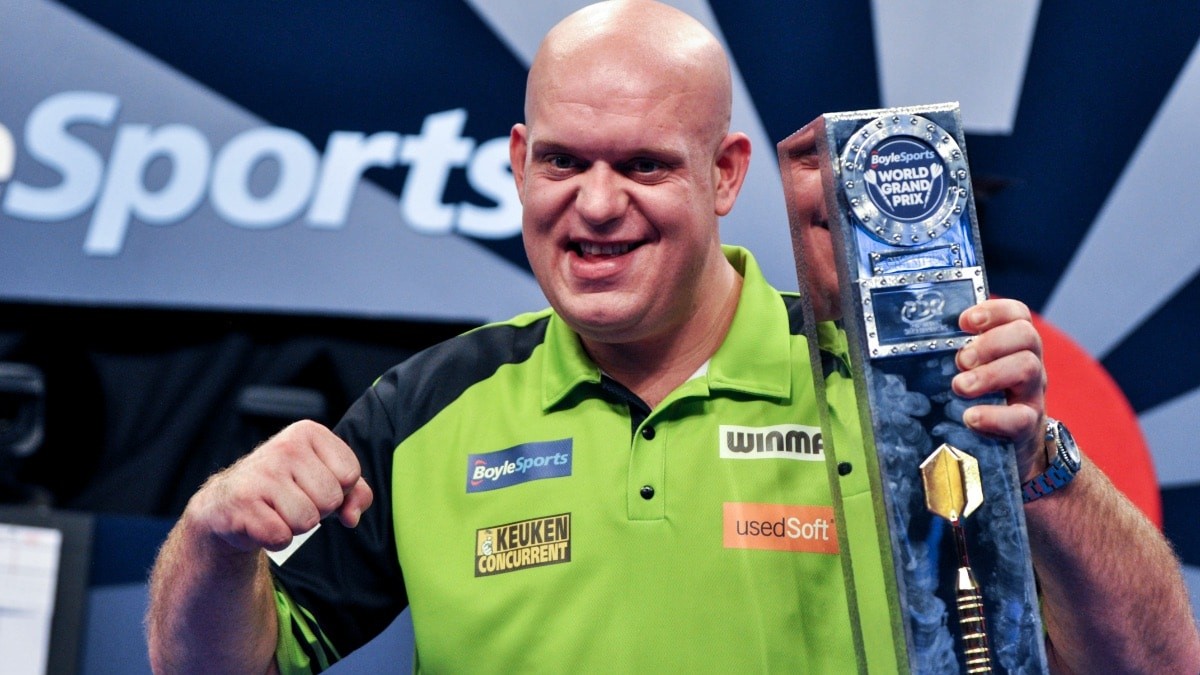 VIDEO | MICHAEL VAN GERWEN PUNCHED IN THE FACE DURING KING’S NIGHT, ASSAILANT APOLOGIZES