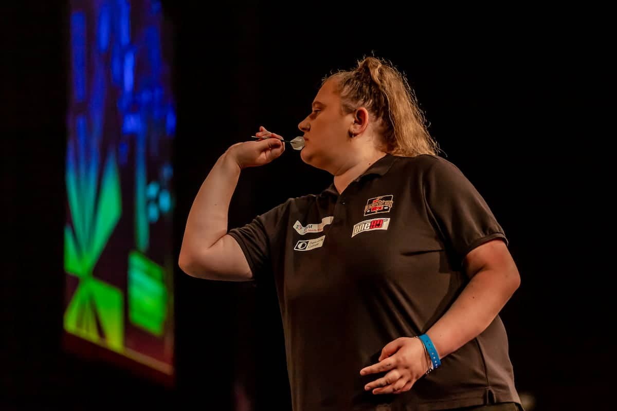 GREAVES MAKES HISTORY AS FIRST WOMAN TO WIN PDC RANKING TITLE