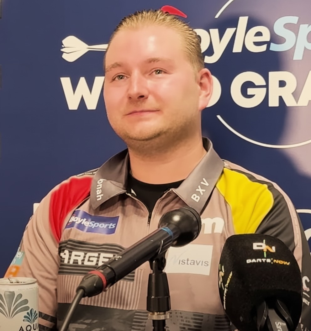 ANALYST SUGGESTS DIMITRI VAN DEN BERGH COULD BENEFIT FROM LOSING TOUR CARD