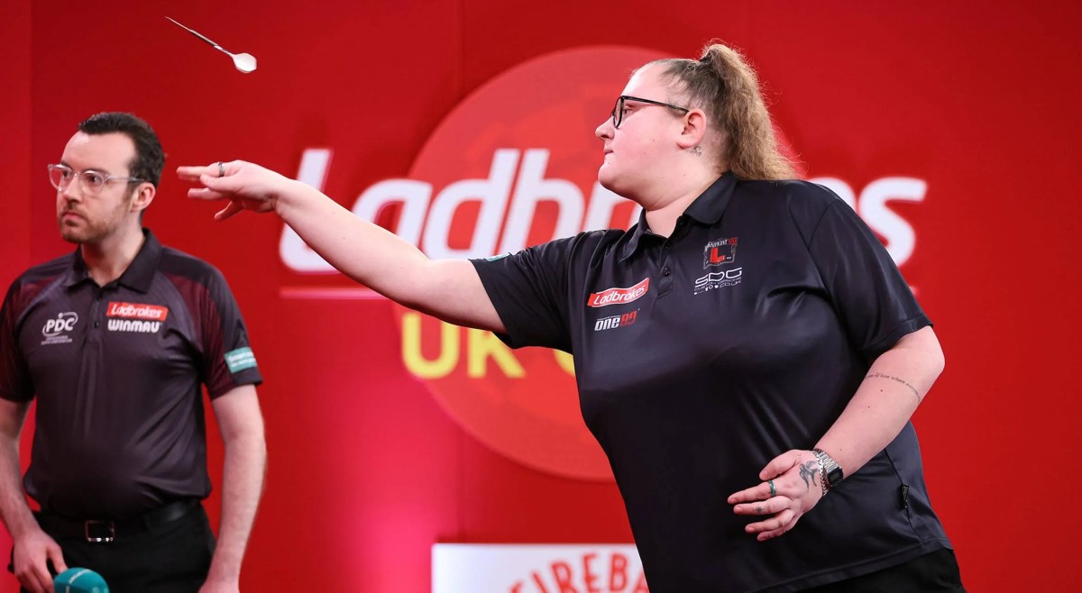 BEAU GREAVES: ‘NO PRESSURE’ IN BEATING MEN AS SHE MAKES PDC HISTORY