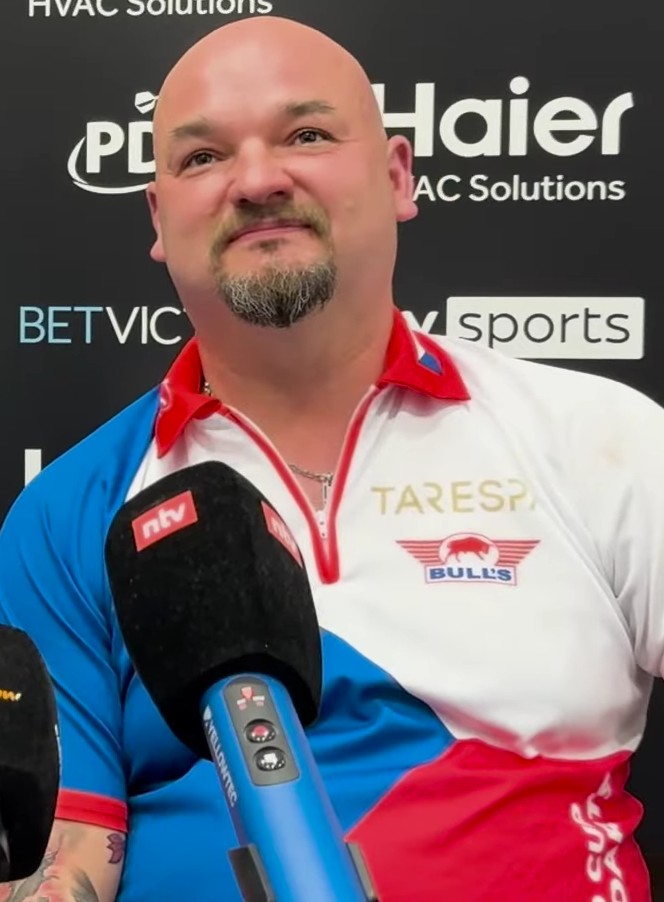 WATTIMENA WHITEWASHES SEDLACEK AS FLANDERS DARTS TROPHY SECOND ROUND BEGINS