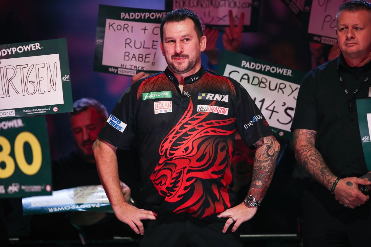 CLAYTON EXTENDS PREMIER LEAGUE LEAD WITH FOURTH NIGHTLY WIN IN ROTTERDAM